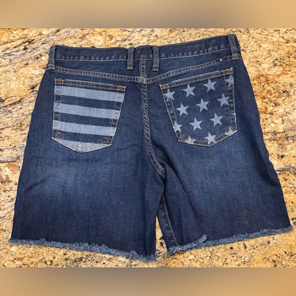 Lucky Brand Womens Shorts Size 2 Dark Distressed Denim Mid Rise - Picture 2 of 8